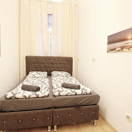 Comfortable Rooms Near Schonbrunn Palace Вена Экстерьер фото